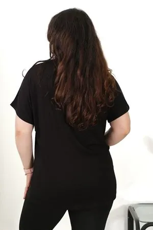 RENKTE BÜYÜK BEDEN YILDIZLI PULLU NAKIŞLI SİYAH BLUZ