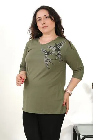 RENKTE BÜYÜK BEDEN KUŞ TAŞLI YEŞİL BLUZ