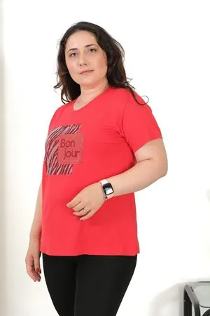 RENKTE BÜYÜK BEDEN BONJOUR TAŞLI KIRMIZI BLUZ