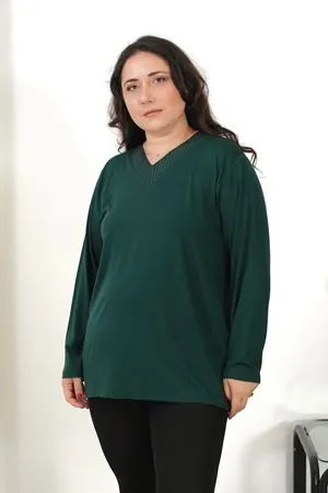 RENKTE V TAŞLI UZUN KOL ZÜMRÜT PENYE BLUZ
