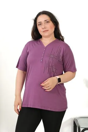 RENKTE BÜYÜK BEDEN TAŞLI KISA KOL MOR BLUZ