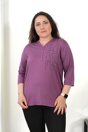 RENKTE BÜYÜK BEDEN TAŞLI ZIMBA DETAYLI KAPRİ KOL MOR BLUZ