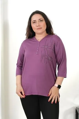 RENKTE BÜYÜK BEDEN TAŞLI ZIMBA DETAYLI KAPRİ KOL MOR BLUZ