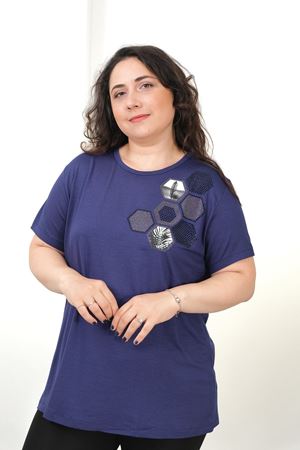 RENKTE BÜYÜK BEDEN ALTIGEN DESEN TAŞLI LACİVERT BLUZ