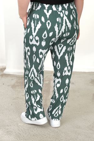 RENKTE BÜYÜK BEDEN CEPLİ BELİ LASTİKLİ  BOL PAÇA PANTALON