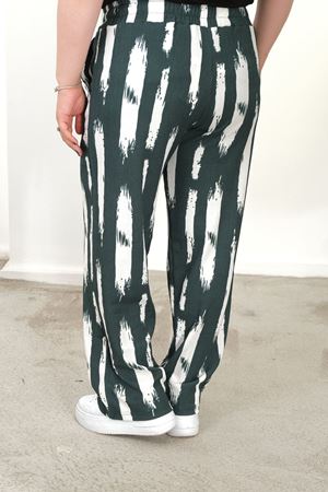 RENKTE BÜYÜK BEDEN CEPLİ BELİ LASTİKLİ  BOL PAÇA PANTALON