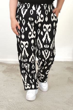 RENKTE BÜYÜK BEDEN CEPLİ BELİ LASTİKLİ BOL PAÇA PANTALON