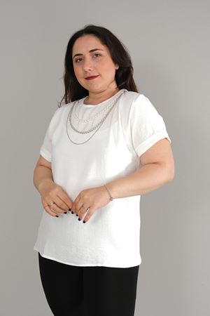 RENKTE BÜYÜK BEDEN AYROBİN KOLYELİ BEYAZ BLUZ