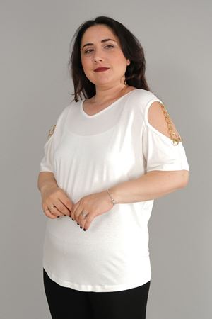 RENKTE BÜYÜK BEDEN ÖN ARKA V PENCERESİ ZİNCİRLİ BEYAZ BLUZ