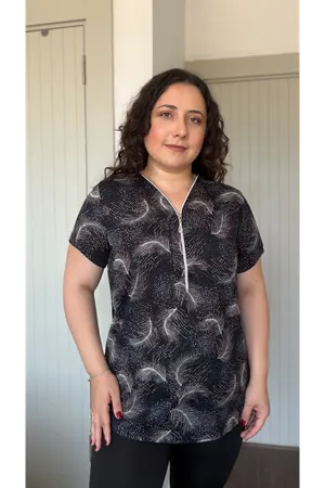 RENKTE BÜYÜK BEDEN FERMUARLI DESENLİ BLUZ