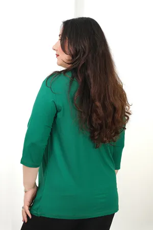 RENKTE BÜYÜK BEDEN YILAN DESEN TAŞLI KAPRİ KOL YEŞİL BLUZ