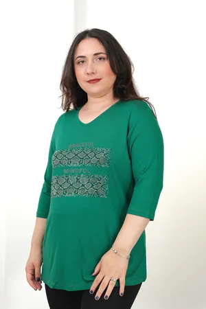 RENKTE BÜYÜK BEDEN YILAN DESEN TAŞLI KAPRİ KOL YEŞİL BLUZ