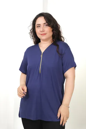 RENKTE BÜYÜK BEDEN KISA KOLLU FERMUARLI LACİVERT BLUZ