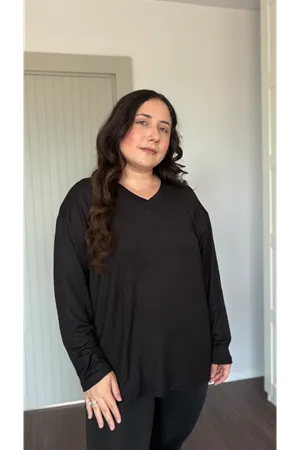 RENKTE ÖZEL ÜRETİM BÜYÜK BEDEN V YAKA YIRTMAÇLI UZUN KOL SİYAH BLUZ