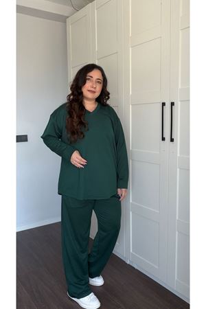 RENKTE ÖZEL ÜRETİM BÜYÜK BEDEN V YAKA ZÜMRÜT TAKIM