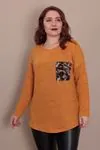 RENKTE BÜYÜK BEDEN LEOPAR CEPLİ SIRT BİYE HARDAL TRİKO