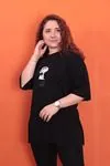 RENKTE BÜYÜK BEDEN ÖNÜ VE ARKASI SNOPY BASKILI SİYAH T-SHİRT