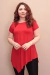 RENKTE ASİMETRİK ETEKLİ KIRMIZI T-SHİRT