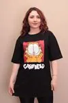 RENKTE ÖNÜ BASKILI SİYAH T-SHİRT