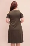 RENKTE OMUZ DEKOLTELİ HAKİ ELBİSE