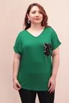 RENKTE PUL CEPLİ SIRTI DÖRT BİYELİ YEŞİL BLUZ