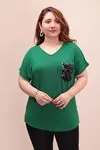 RENKTE PUL CEPLİ SIRTI DÖRT BİYELİ YEŞİL BLUZ