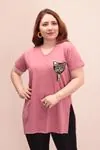 RENKTE KEDİ ARMALI YAN YIRTMAÇLI PUDRA T-SHİRT