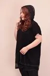 RENKTE ÖNÜ V KAPŞONLU FİLE GARNİLİ SİYAH BLUZ