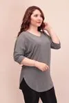RENKTE V YAKA YANI YIRTMAÇLI GRİ BLUZ