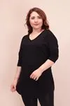 RENKTE V YAKA YANI YIRTMAÇLI SİYAH BLUZ