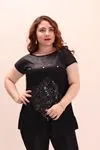 RENKTE ROBASI DERİ FİLE DETAYLI SİYAH BLUZ