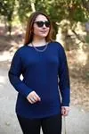 RENKTE OMUZLARI DANTELLİ LACİVERT BLUZ