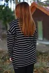 RENKTE APLİKELİ ÇİZGİLİ SİYAH SWEAT