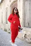 RENKTE KIRMIZI GENİŞ KESİM EŞOFMAN TAKIMI