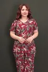 RENKTE DESENLİ KAŞKORSE T-SHİRT