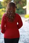 RENKTE ETEĞİ KOLU LASTİKLİ BORDO BLUZ