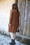 RENKTE UZUN KAHVERENGİ TRİKO ELBİSE