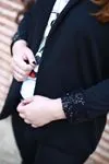 RENKTE KOL UÇLARI PULLU SİYAH CEKET