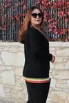 RENKTE V YAKA YAKASI RENKLİ SİYAH TRİKO KAZAK