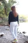 RENKTE GENİŞ KESİM YAN ŞERİTLİ GRİMSİ EŞOFMANALTI