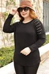 RENKTE ÇİFT OMUZ TAŞLI SIRTI HALKALI SİYAH TRİKO BLUZ