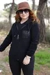 RENKTE KOL VE ETEK LASTİKLİ SİYAH POLAR CEKET&SWEAT
