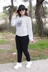 RENKTE ÇİZGİLİ SİYAH BEYAZ EŞOFMAN TAKIMI