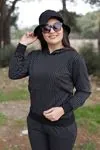 RENKTE ALT ÜST SİYAH ÇİZGİLİ EŞOFMAN TAKIMI