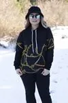 RENKTE ZİNCİR DESENLİ SİYAH EŞOFMAN TAKIMI