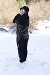 RENKTE ZİNCİR DESENLİ SİYAH EŞOFMAN TAKIMI