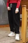 RENKTE BAĞCIKLI GENİŞ KESİM SİYAH EŞOFMANALTI