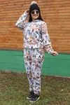 RENKTE GENİŞ KESİM DESENLİ EŞOFMAN TAKIMI