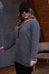 RENKTE ÖNÜ KIZ NAKIŞLI GRİ SWEAT