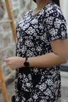 RENKTE CEPLİ ESNEK GENİŞ KESİM ELBİSE